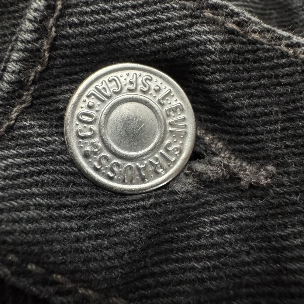 Vintage Levi’s 560‎ Men’s Size 46x32 Black Denim Tapper Leg Y2K Faded Red Tab